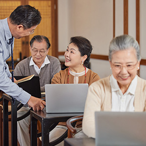 网上老年大学夕阳红旅游团双师伴学