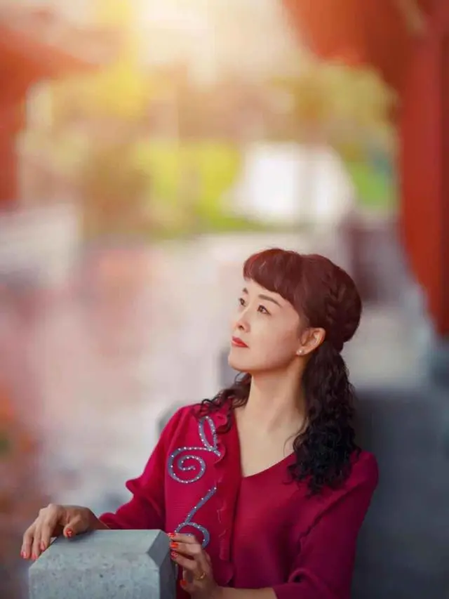 成熟女性的拍照姿势